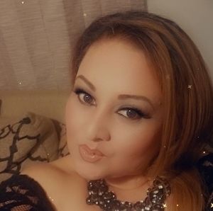 Meet your Posher, Dina